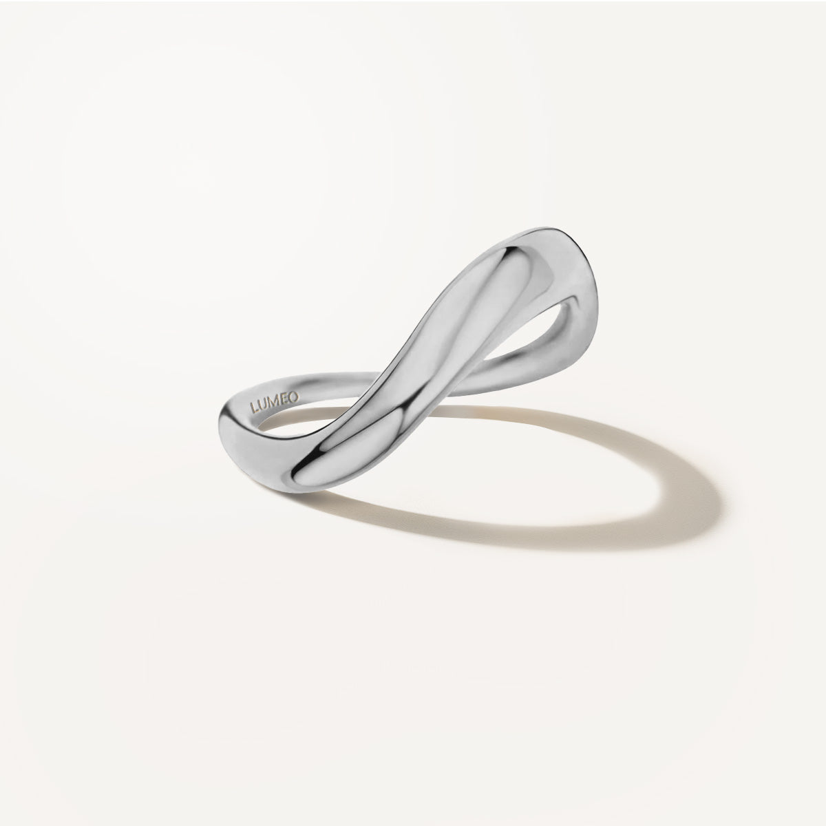 LUMEO Oriane Wave Ring Plain in Platinum or White Gold 