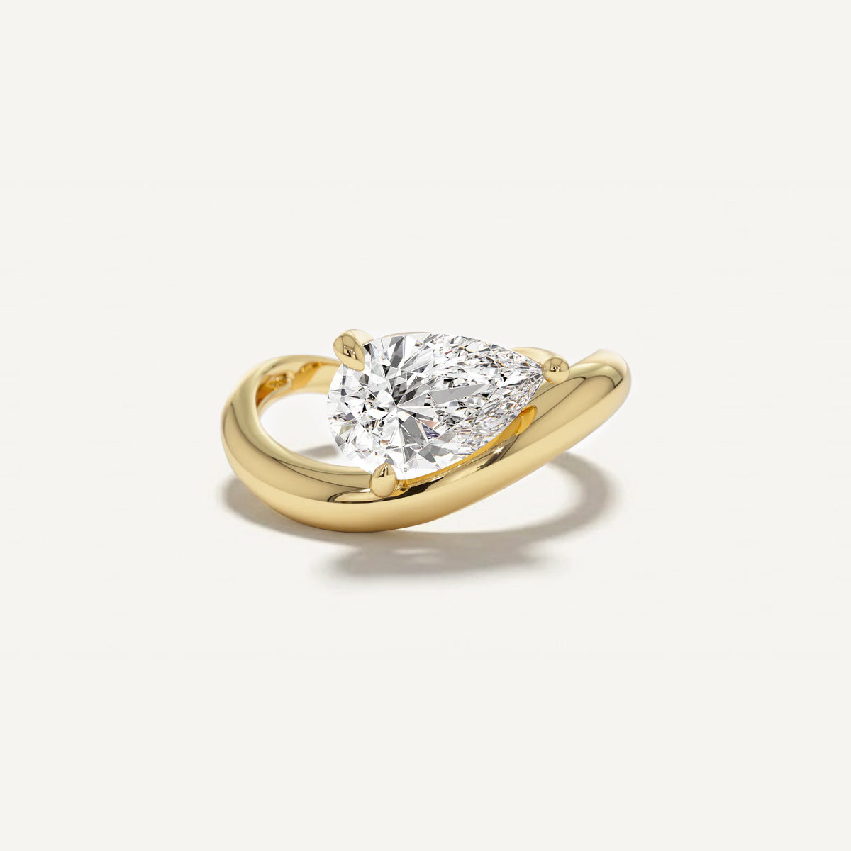 LUMEO Janna Pear diamond ring in 18k solid yellow gold